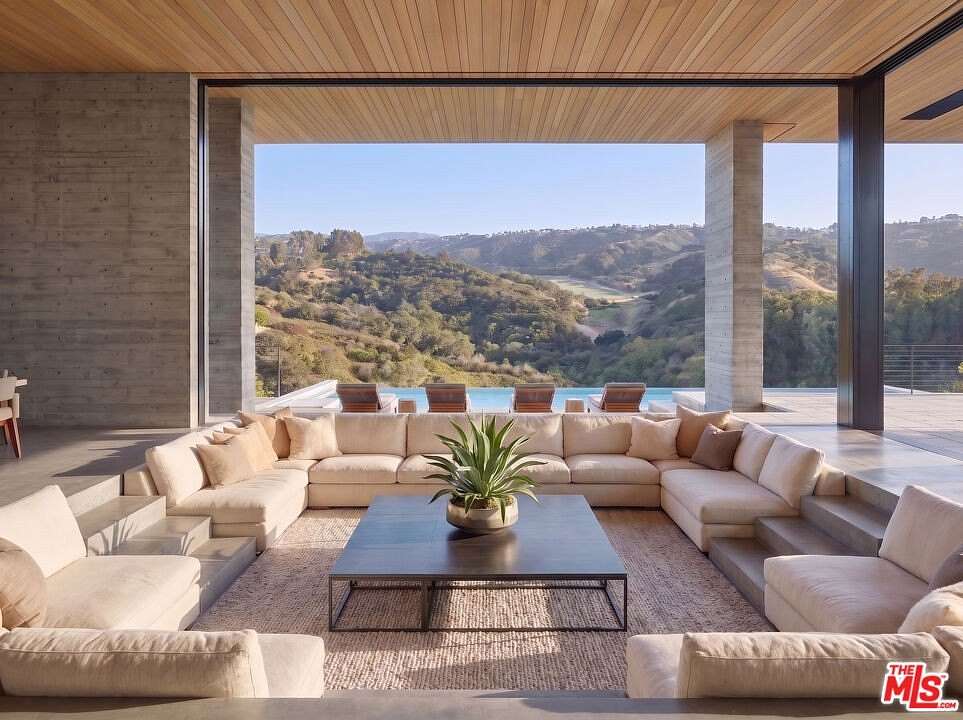 25.2 Acres of Land for Sale in Los Angeles, California