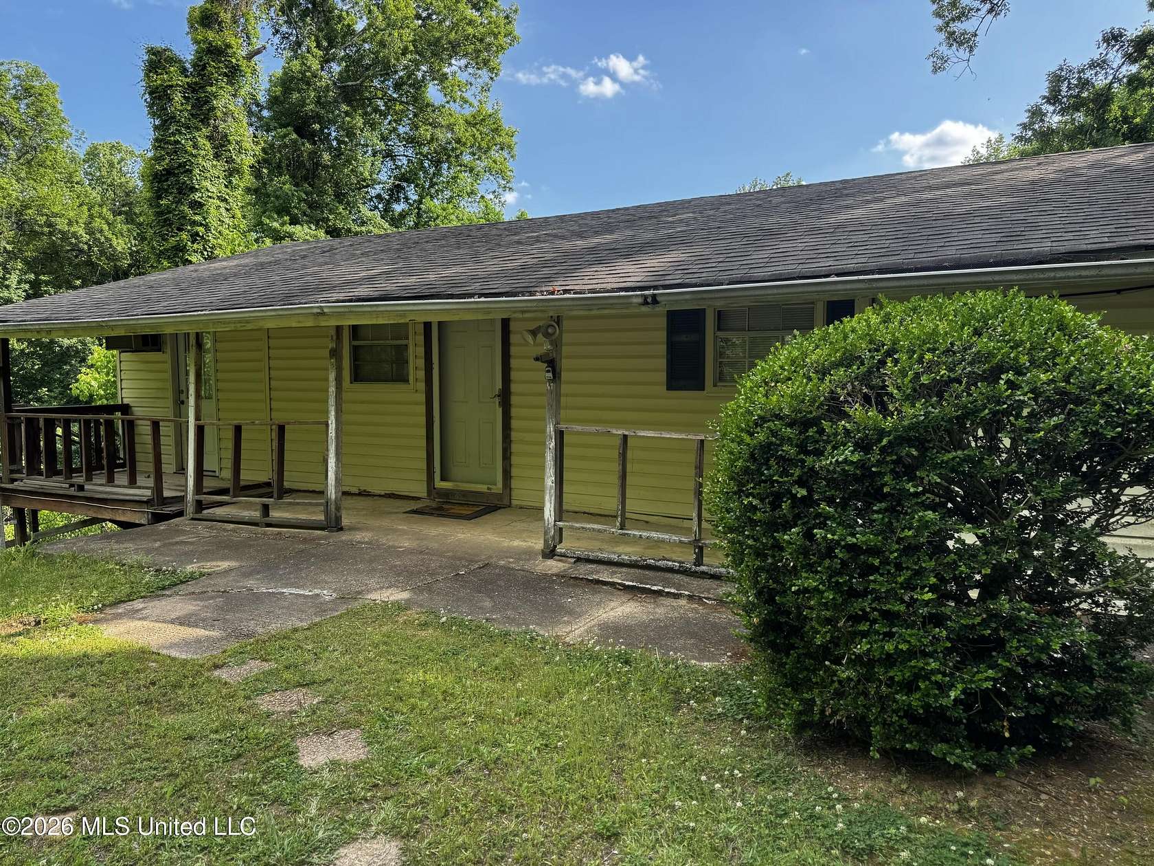 1.6 Acres of Land with Home for Sale in Hernando, Mississippi