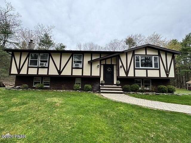 2.5 Acres of Land with Home for Sale in Shohola, Pennsylvania