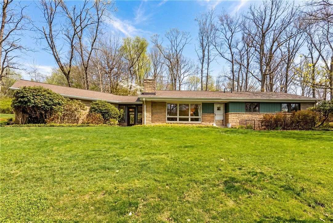 2.47 Acres of Land with Home for Sale in Fox Chapel, Pennsylvania