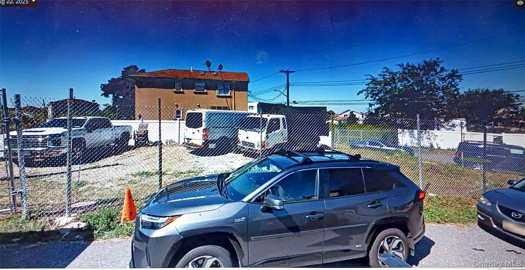 0.06 Acres of Land for Sale in Hamilton Beach, New York