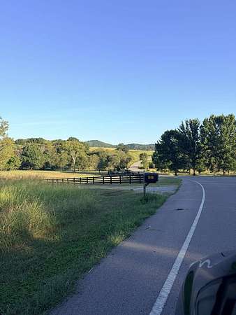 18.2 Acres of Land with Home for Sale in Lebanon, Tennessee