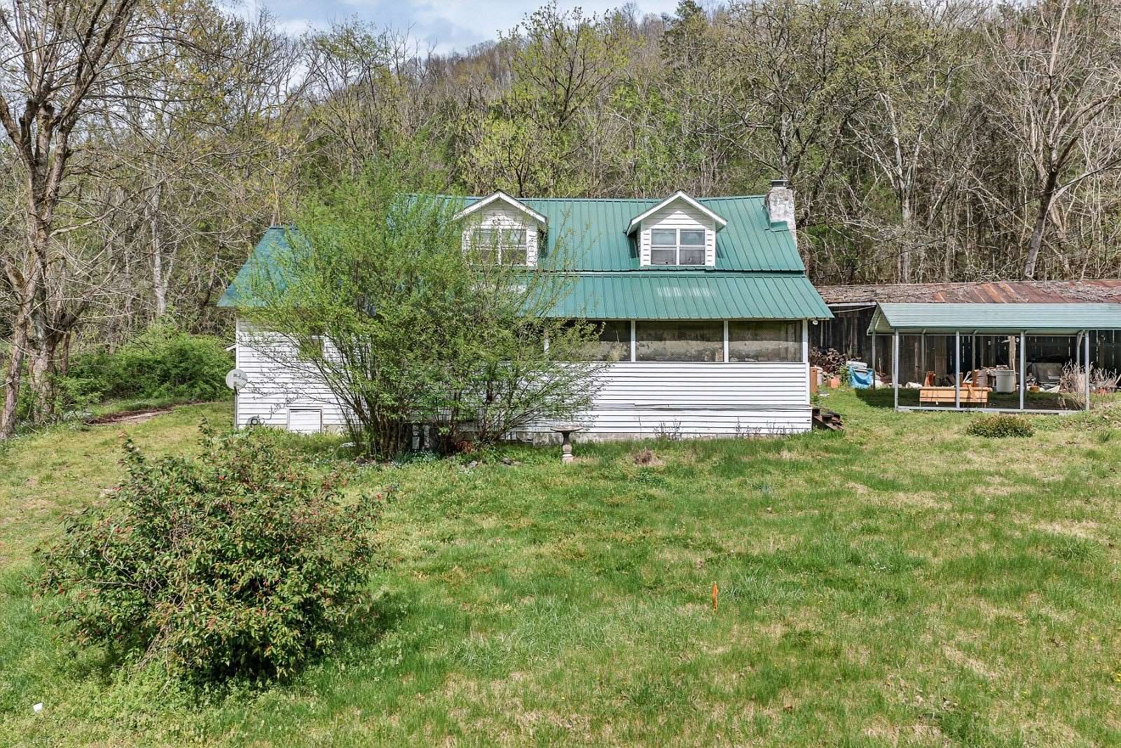 97.7 Acres of Land for Auction in Gainesboro, Tennessee