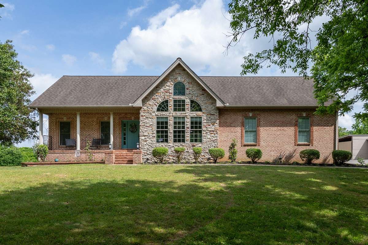 5.1 Acres of Land with Home for Sale in Watertown, Tennessee