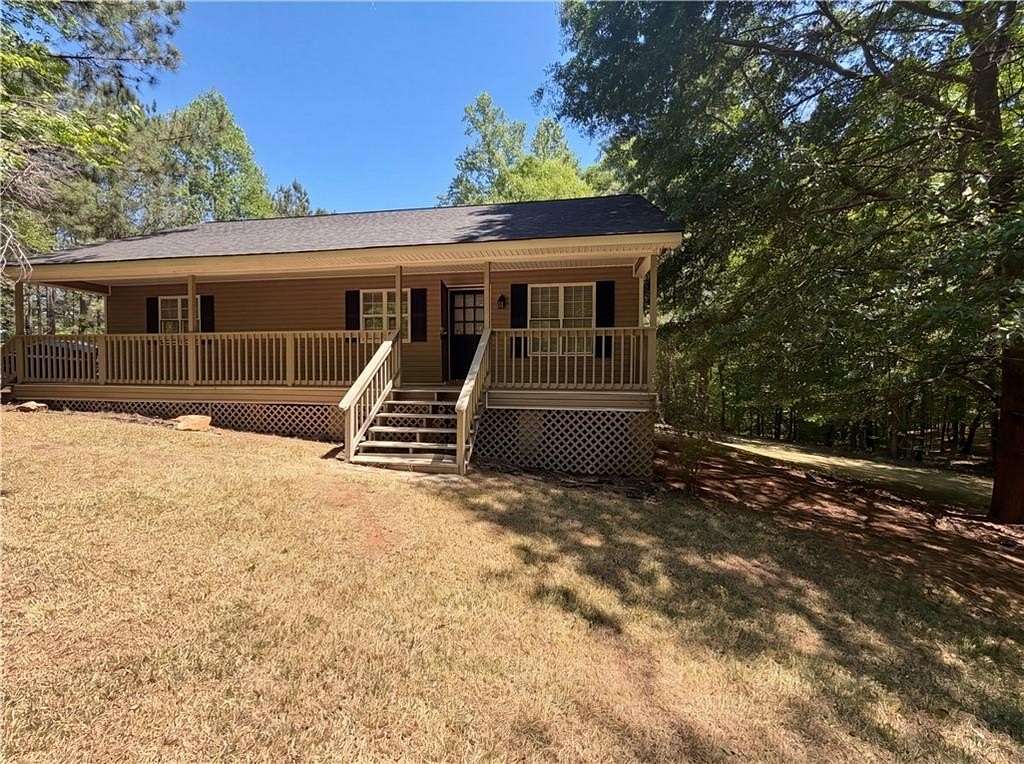 3 Acres of Land with Home for Sale in Atlanta, Georgia