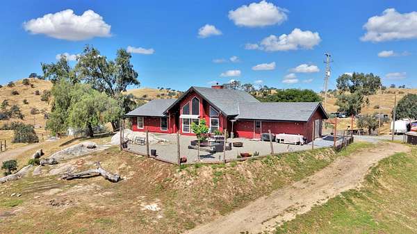 19.4 Acres of Land with Home for Sale in Madera, California