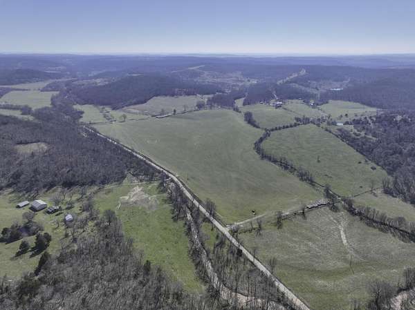 885 Acres of Land with Home for Sale in Macomb, Missouri