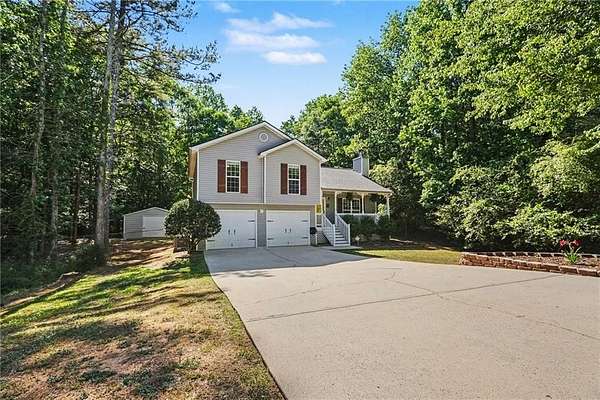 1.75 Acres of Land with Home for Sale in Bethlehem, Georgia