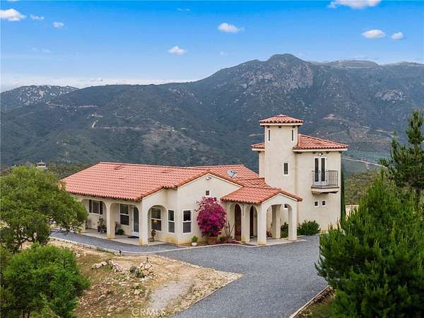 10.9 Acres of Land with Home for Sale in Fallbrook, California
