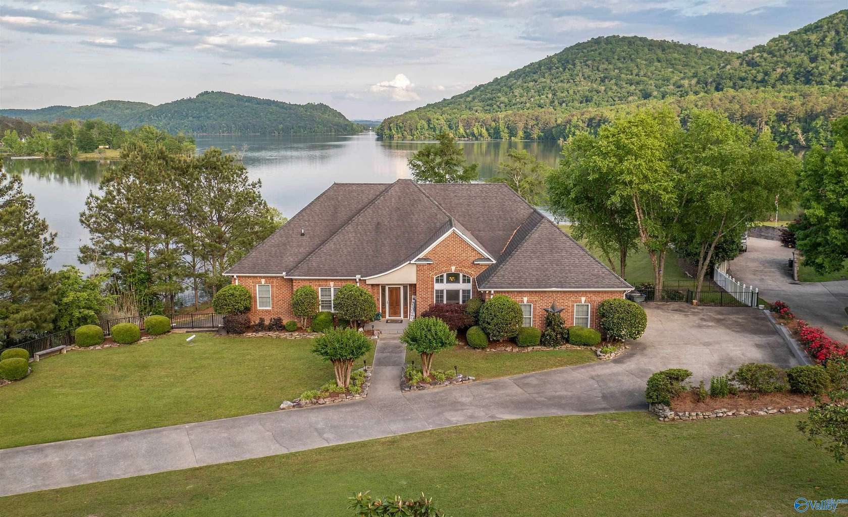 1.54 Acres of Land with Home for Sale in Ashville, Alabama