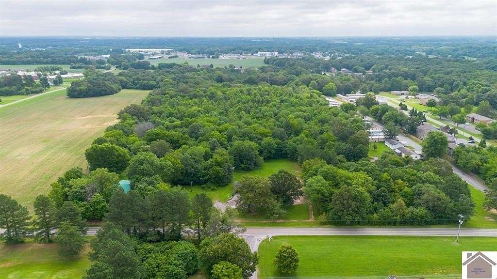 10 Acres of Residential Land for Auction in Murray, Kentucky
