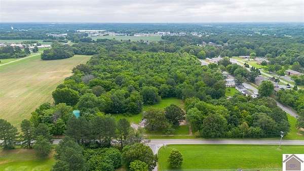 10 Acres of Residential Land for Auction in Murray, Kentucky