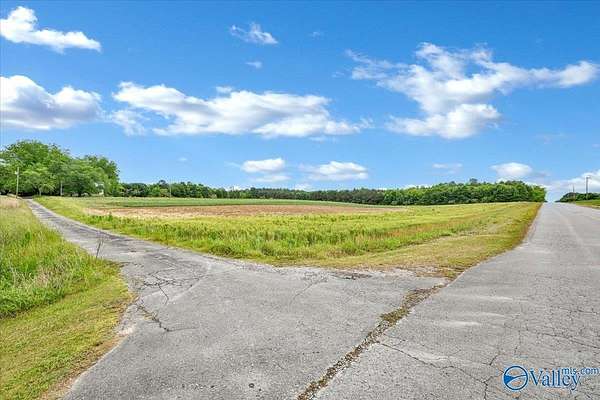 37 Acres of Land for Sale in Cullman, Alabama