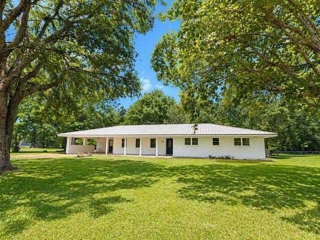 1.5 Acres of Improved Mixed-Use Land for Sale in Robert, Louisiana