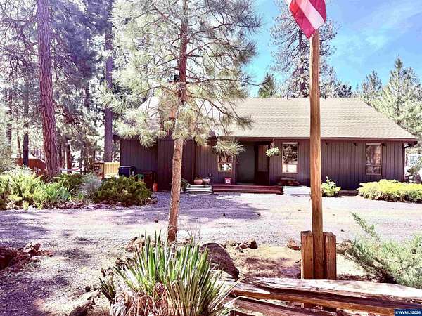 2 Acres of Land with Home for Sale in Sisters, Oregon