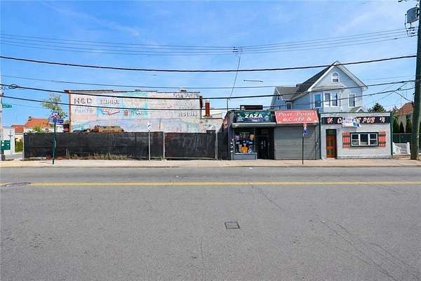 0.03 Acres of Mixed-Use Land for Sale in Staten Island, New York