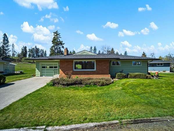 1.6 Acres of Land with Home for Sale in Rockford, Washington
