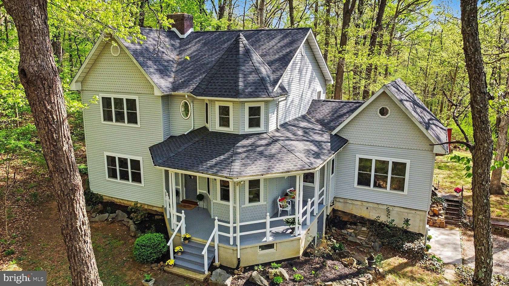 5.49 Acres of Land with Home for Sale in Gettysburg, Pennsylvania