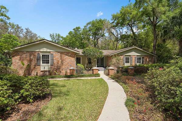 2.58 Acres of Land with Home for Sale in Longwood, Florida