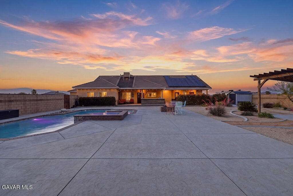 2.5 Acres of Land with Home for Sale in Rosamond, California