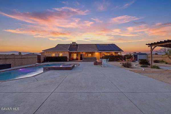 2.5 Acres of Land with Home for Sale in Rosamond, California