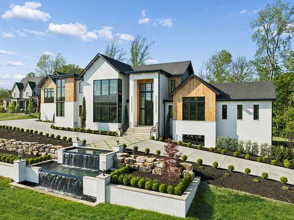 2 Acres of Land with Home for Sale in Brentwood, Tennessee