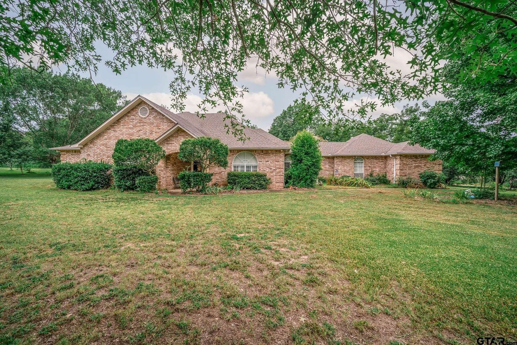 3.67 Acres of Land with Home for Sale in Jacksonville, Texas