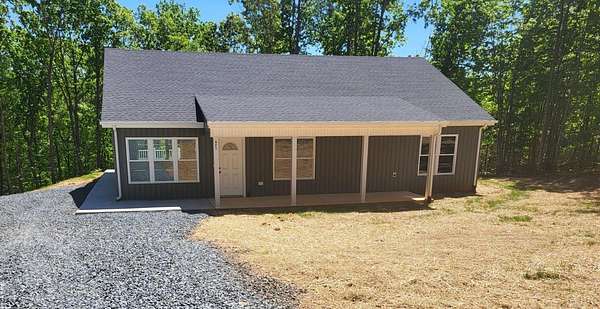 4.7 Acres of Land with Home for Sale in Concord, Virginia