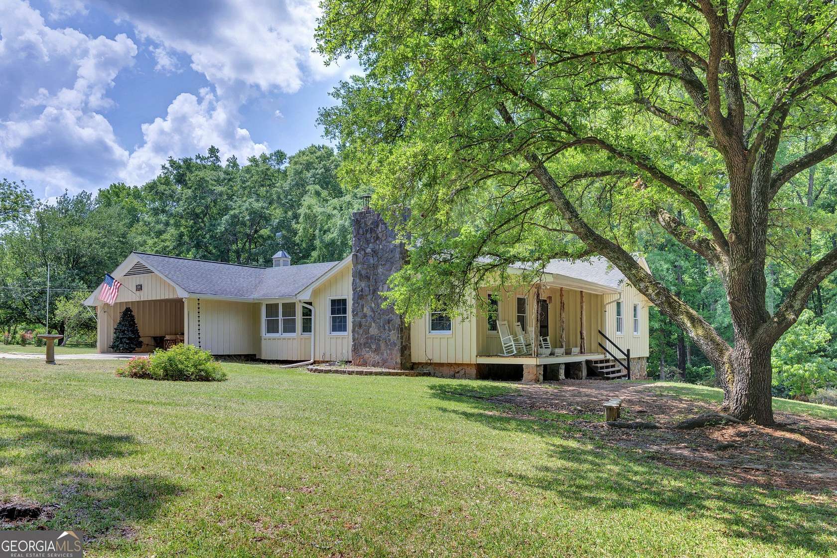 15.3 Acres of Land with Home for Sale in Shady Dale, Georgia