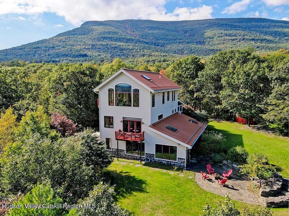 6.57 Acres of Land with Home for Sale in Saugerties, New York