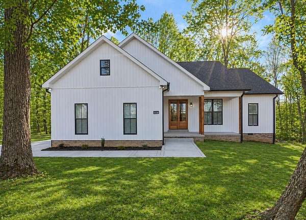 1.77 Acres of Land with Home for Sale in Charlotte, Tennessee