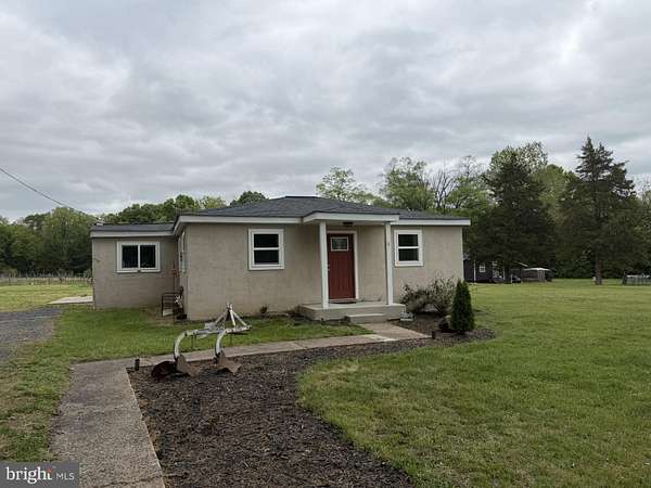 4.5 Acres of Land with Home for Lease in Culpeper, Virginia