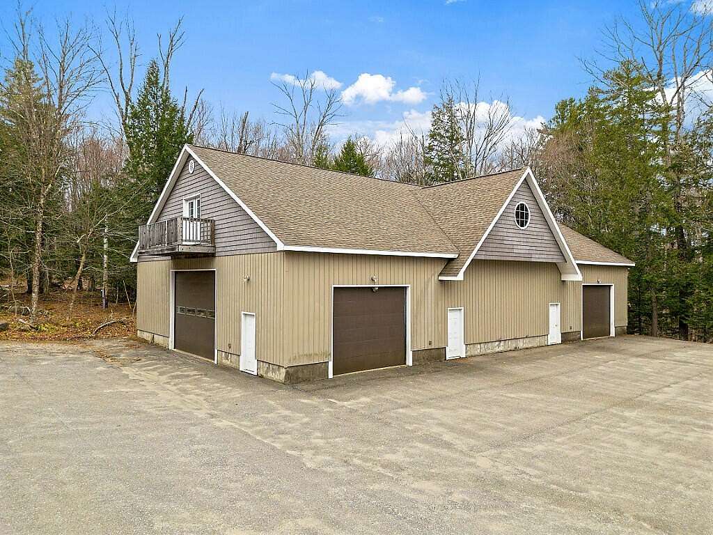 2 Acres of Improved Commercial Land for Sale in Oakland, Maine