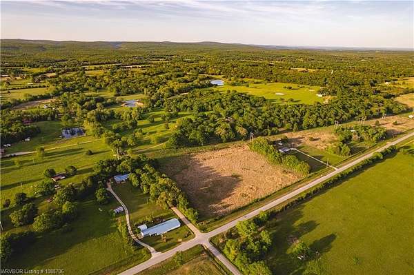 5 Acres of Land for Sale in Sallisaw, Oklahoma