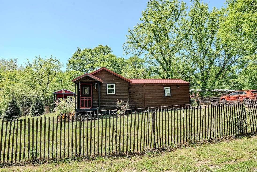5 Acres of Land with Home for Sale in Fayetteville, Tennessee
