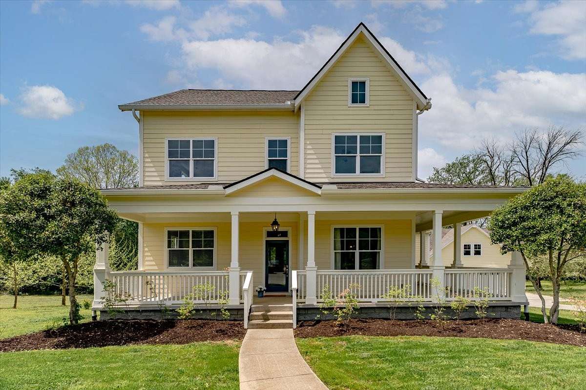4.5 Acres of Land with Home for Sale in Brentwood, Tennessee