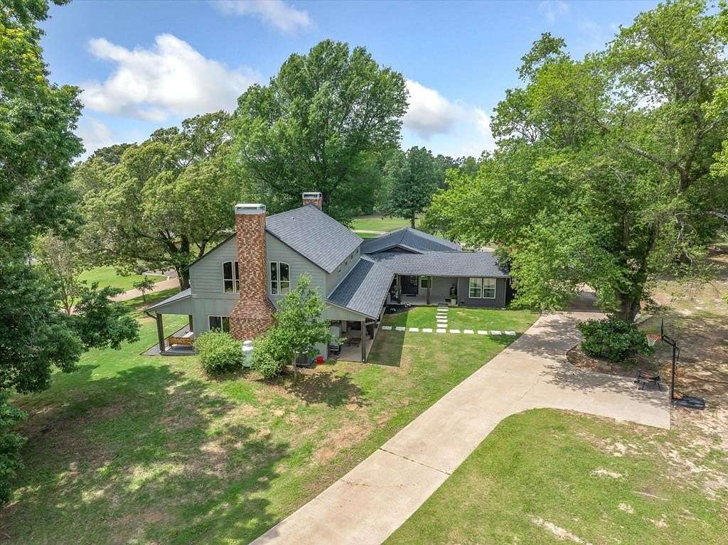 9.76 Acres of Land with Home for Sale in Canton, Texas