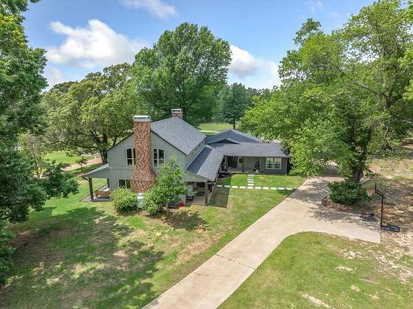 9.76 Acres of Land with Home for Sale in Canton, Texas