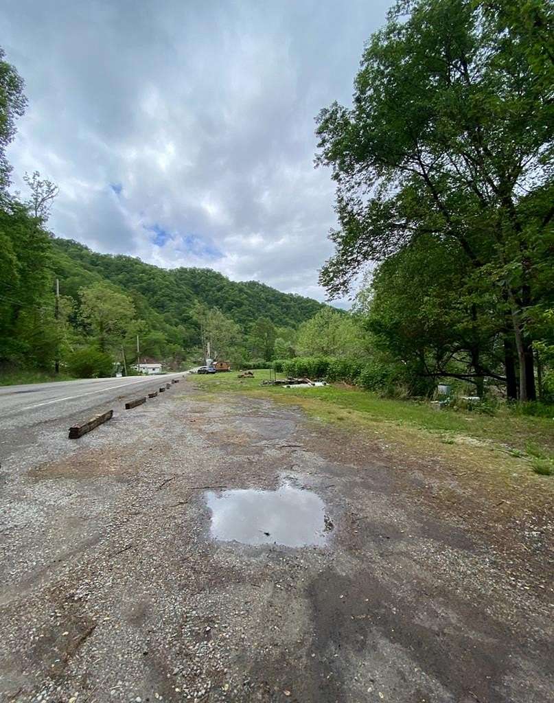 2 Acres of Residential Land for Sale in Mouthcard, Kentucky