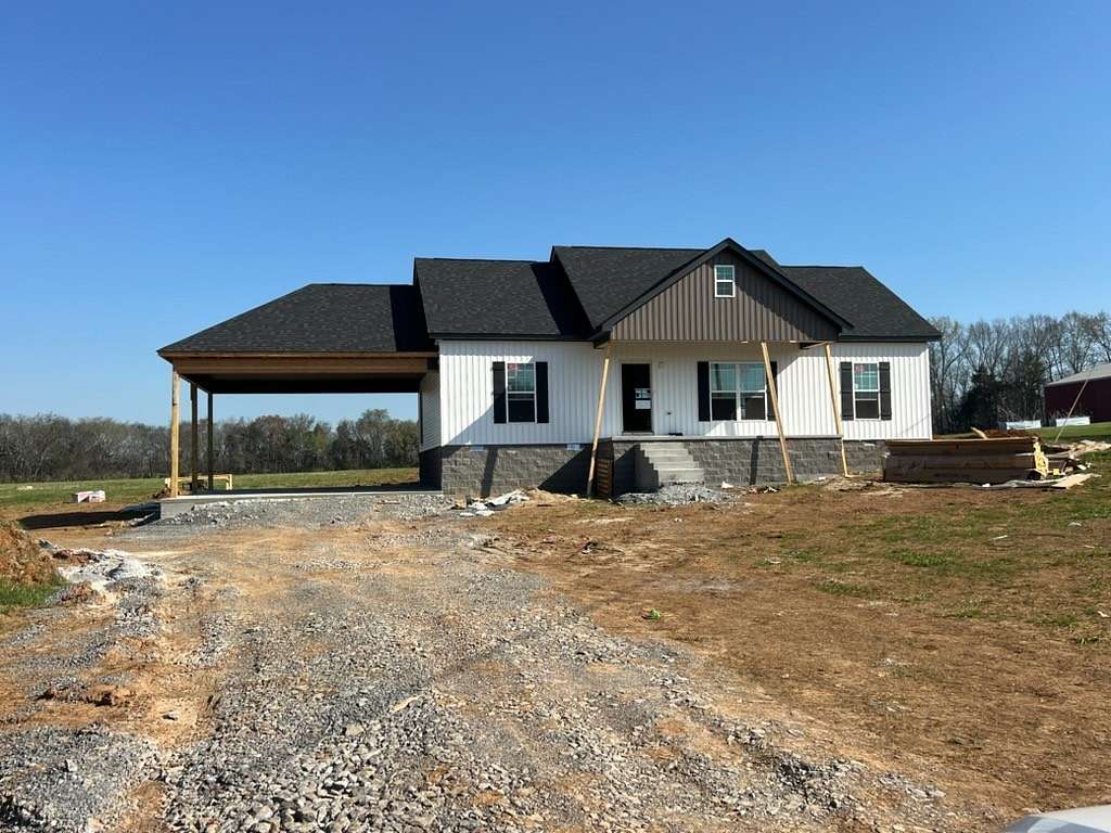 1.5 Acres of Land with Home for Sale in Shelbyville, Tennessee