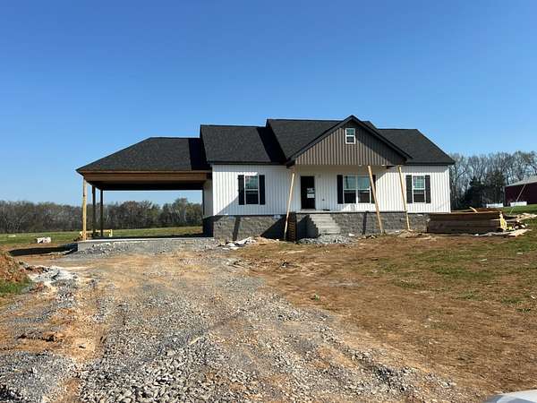 1.5 Acres of Land with Home for Sale in Shelbyville, Tennessee