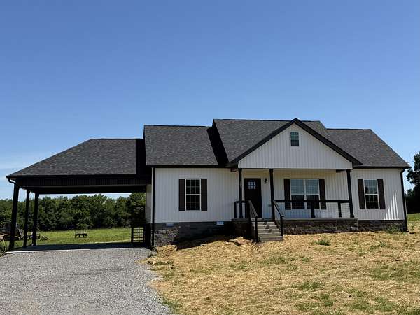 1.5 Acres of Land with Home for Sale in Shelbyville, Tennessee