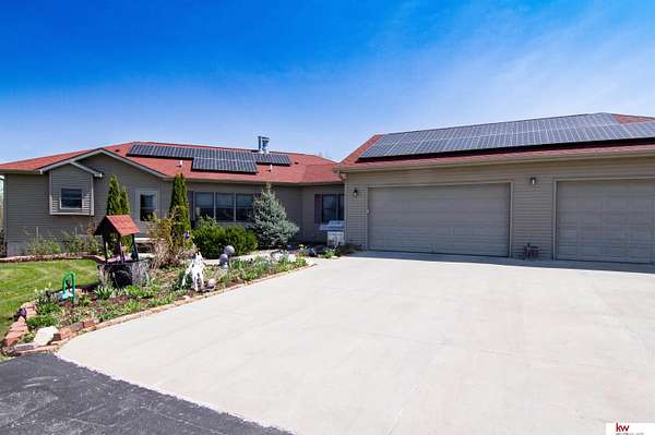 8.27 Acres of Land with Home for Sale in Hastings, Iowa