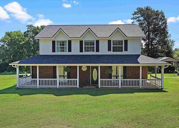 5 Acres of Land with Home for Sale in Mount Enterprise, Texas