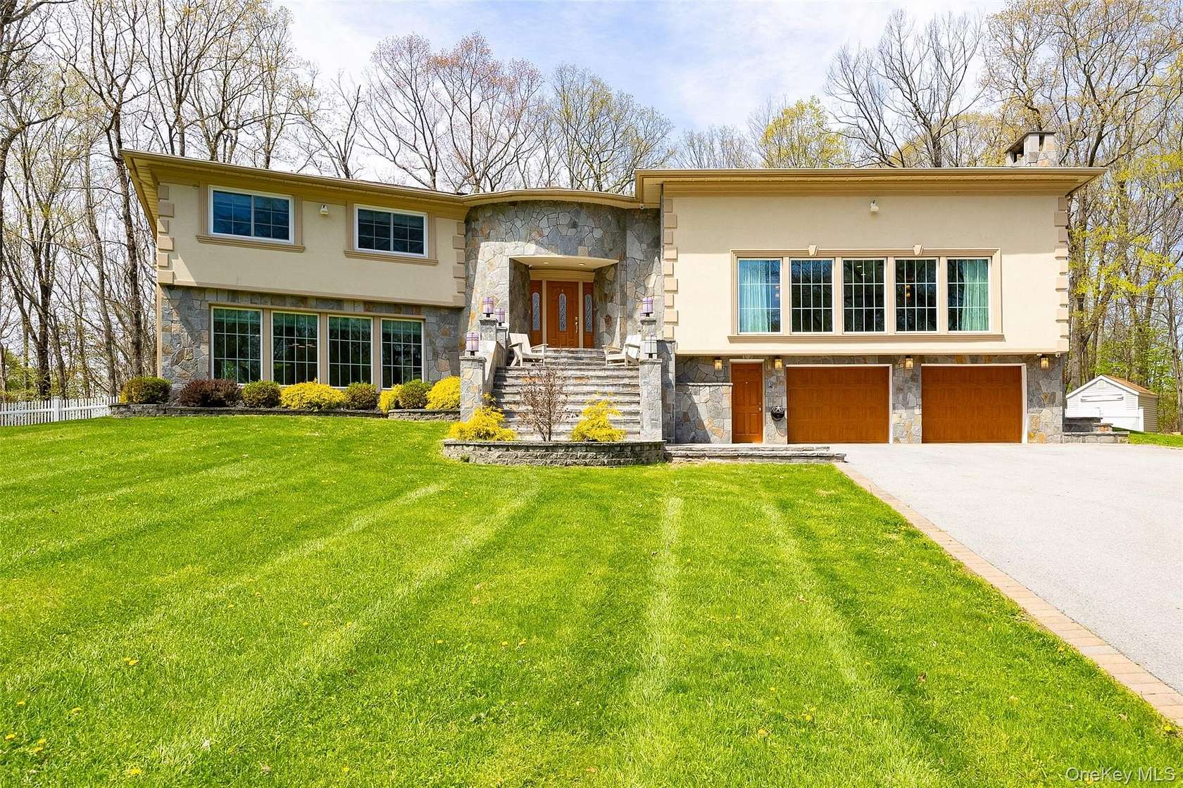 2.2 Acres of Land with Home for Sale in Hyde Park, New York