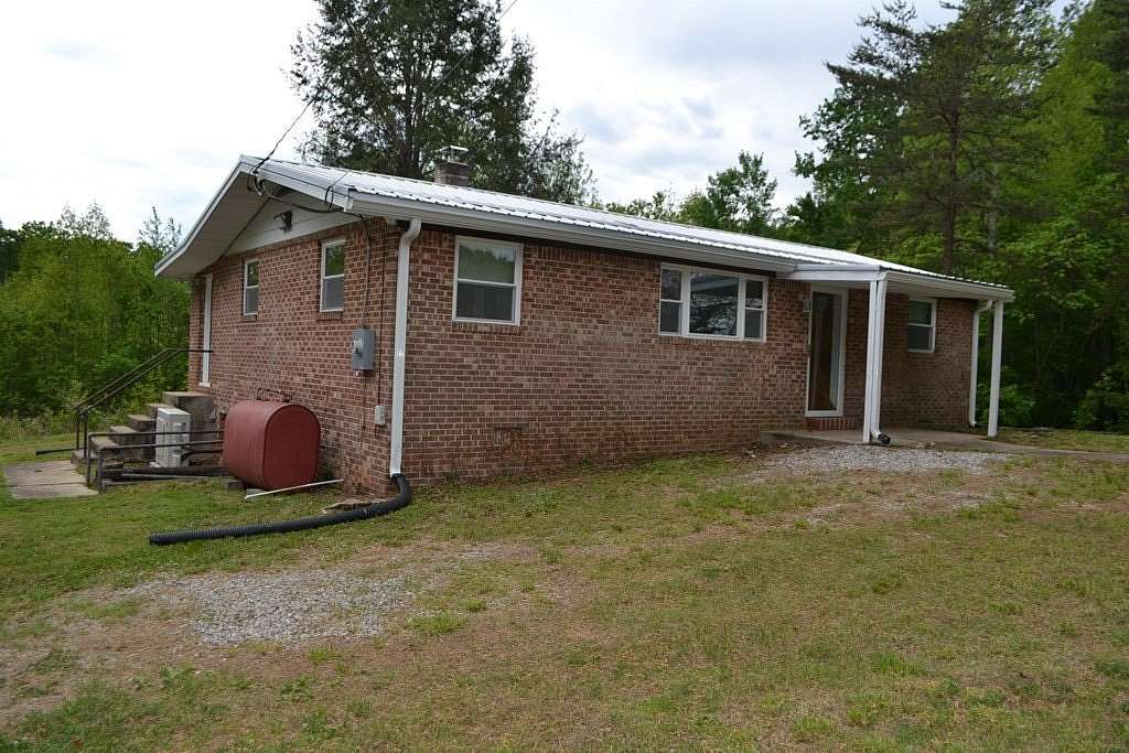2.87 Acres of Land with Home for Sale in Farmville, Virginia