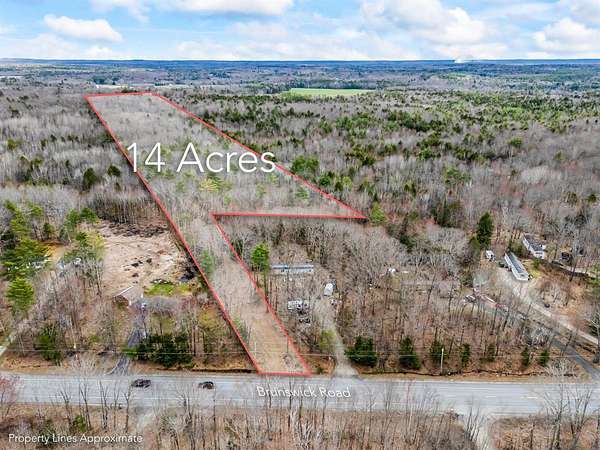 14 Acres of Recreational Land for Sale in Richmond, Maine