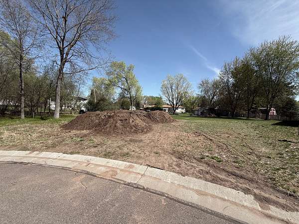 0.25 Acres of Residential Land for Sale in Eau Claire, Wisconsin