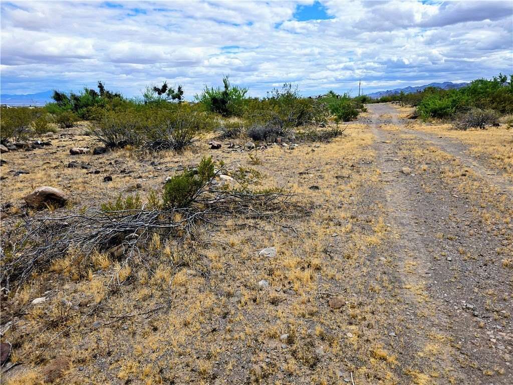 2.27 Acres of Residential Land for Sale in Golden Valley, Arizona