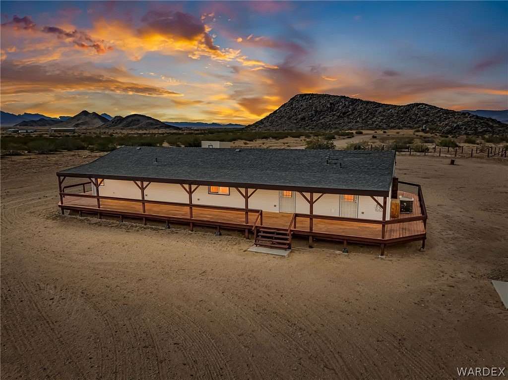 80 Acres of Land with Home for Sale in Kingman, Arizona